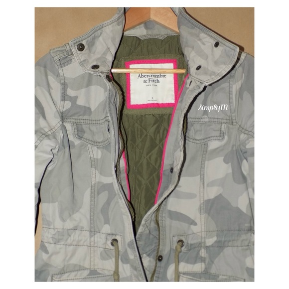 Abercrombie & Fitch Women’s Camo Utility Jacket - Picture 5 of 6